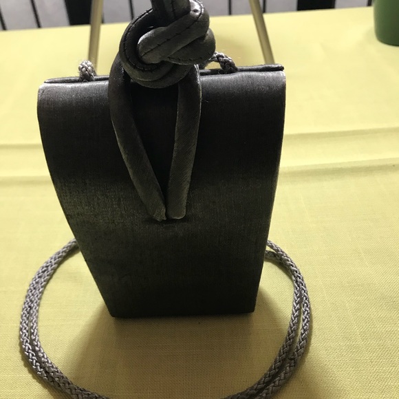 La Regale shiny grey vintage clutch - Picture 2 of 8